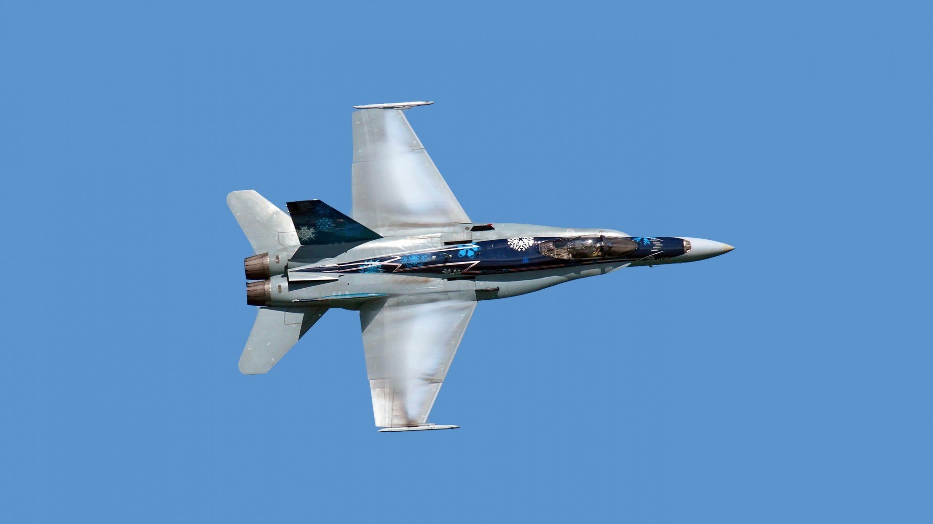 足球联赛引入VAR技术减少争议,足球比赛var的好与不好