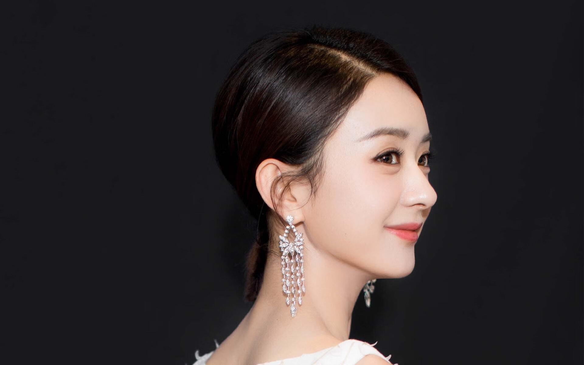 德赢平台官网-女队新秀速度惊人 游进前四，新秀女团是真的吗